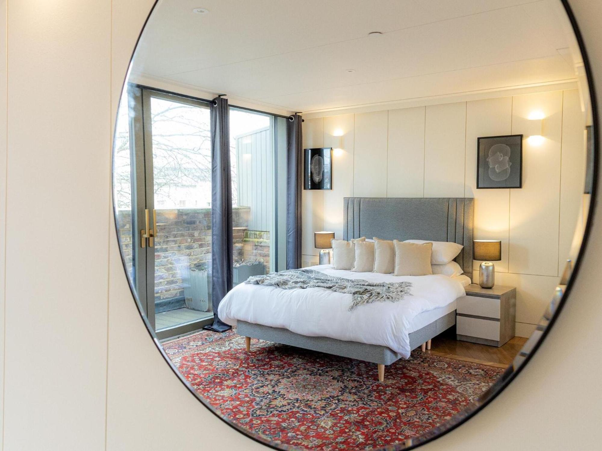 Modern Deluxe Five Bedroom House Near Chalk Farm Station By Belvilla London Exterior photo